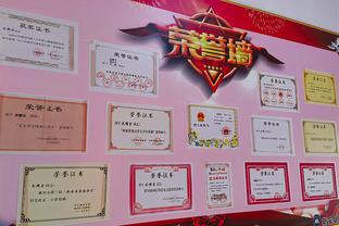 Kéo vé cho ngôi sao của mình! Downs đọc tên Lee Kyle bằng tiếng Trung: Người hâm mộ Trung Quốc là tốt nhất trên thế giới